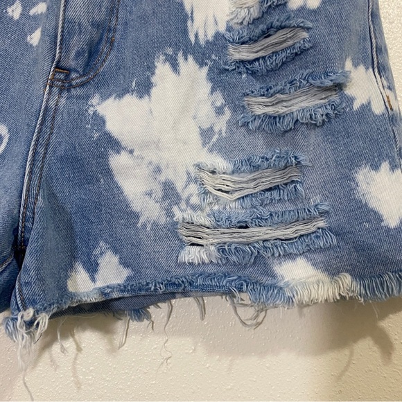 Denim high waisted dyed distressed shorts - Picture 3 of 5